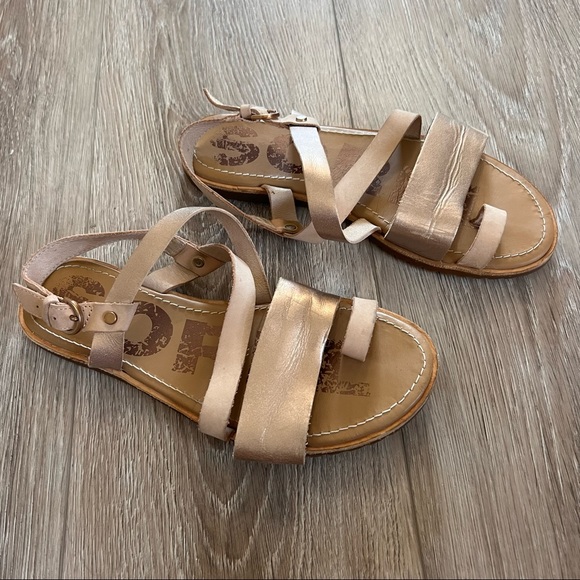 Sorel Ella Criss Cross Sandals - Picture 5 of 13